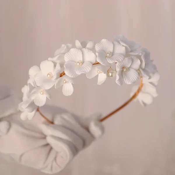 serre tête mariage fleur blanches cœur perle